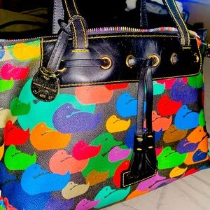 Vintage Dooney and Bourke shoulder bag. In good condition.